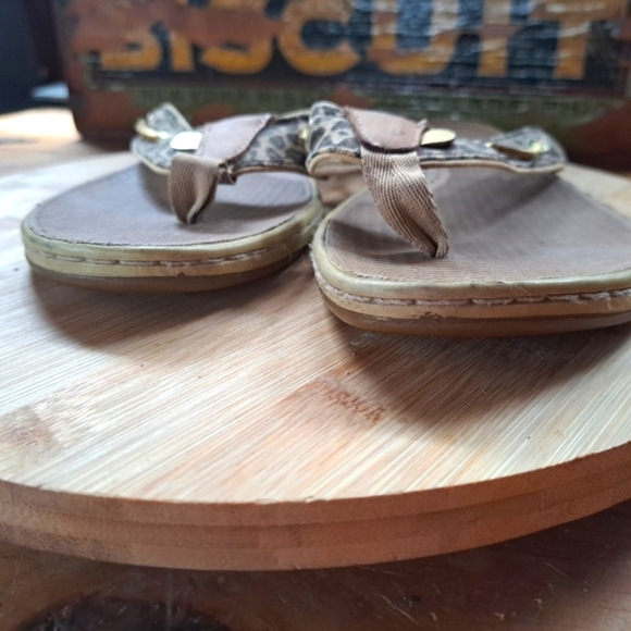 Sperry Flip Flops Sandals, Women Size 7.5, Animal Print, Slip On, Open Toe - Picture 3 of 12